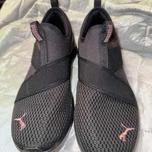 Women’s puma slip ons size 8.5